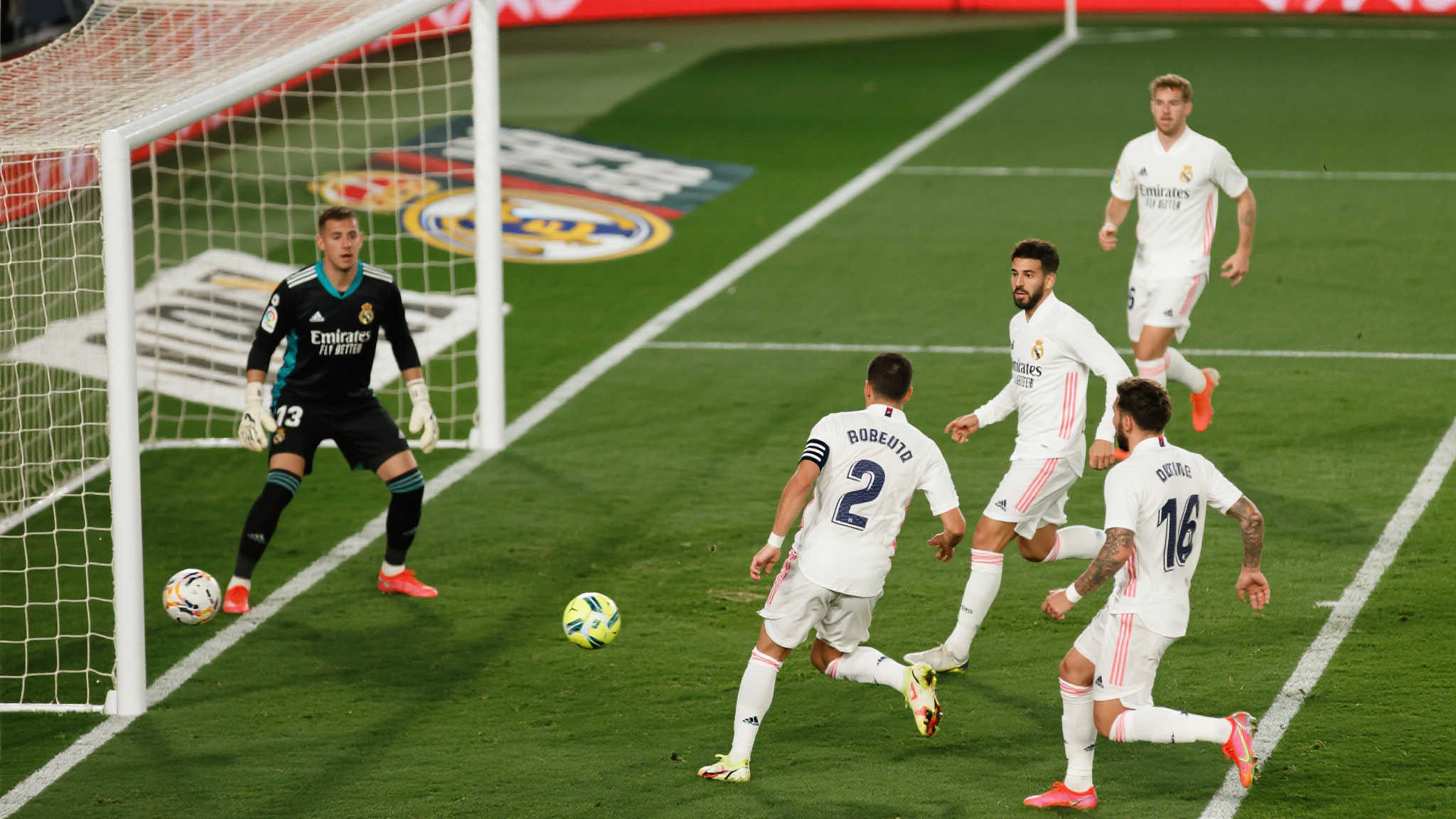 射门精准差距小，皇马对帕丘卡洲际杯决赛预期进球显优势